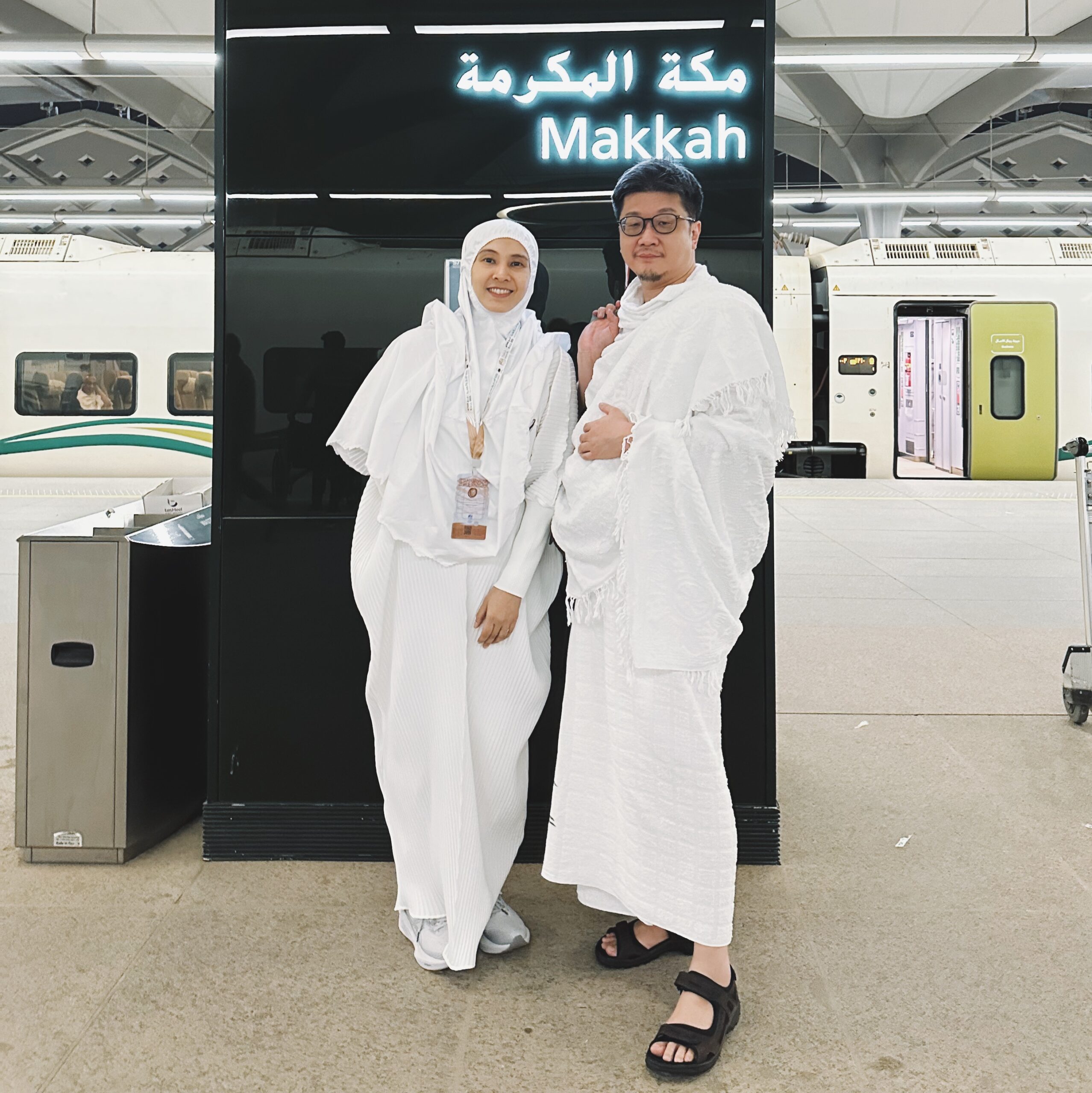 HAJAH NURUL IZZAH ANWAR & HAJI SHAO LOONG